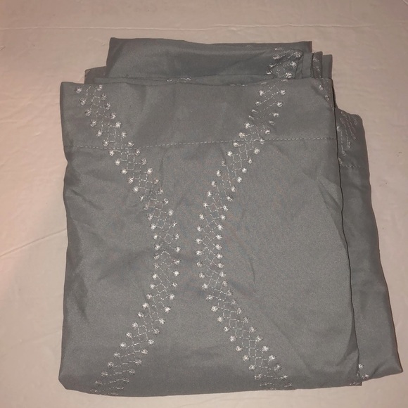 Pair of curtains panels. - Picture 1 of 2